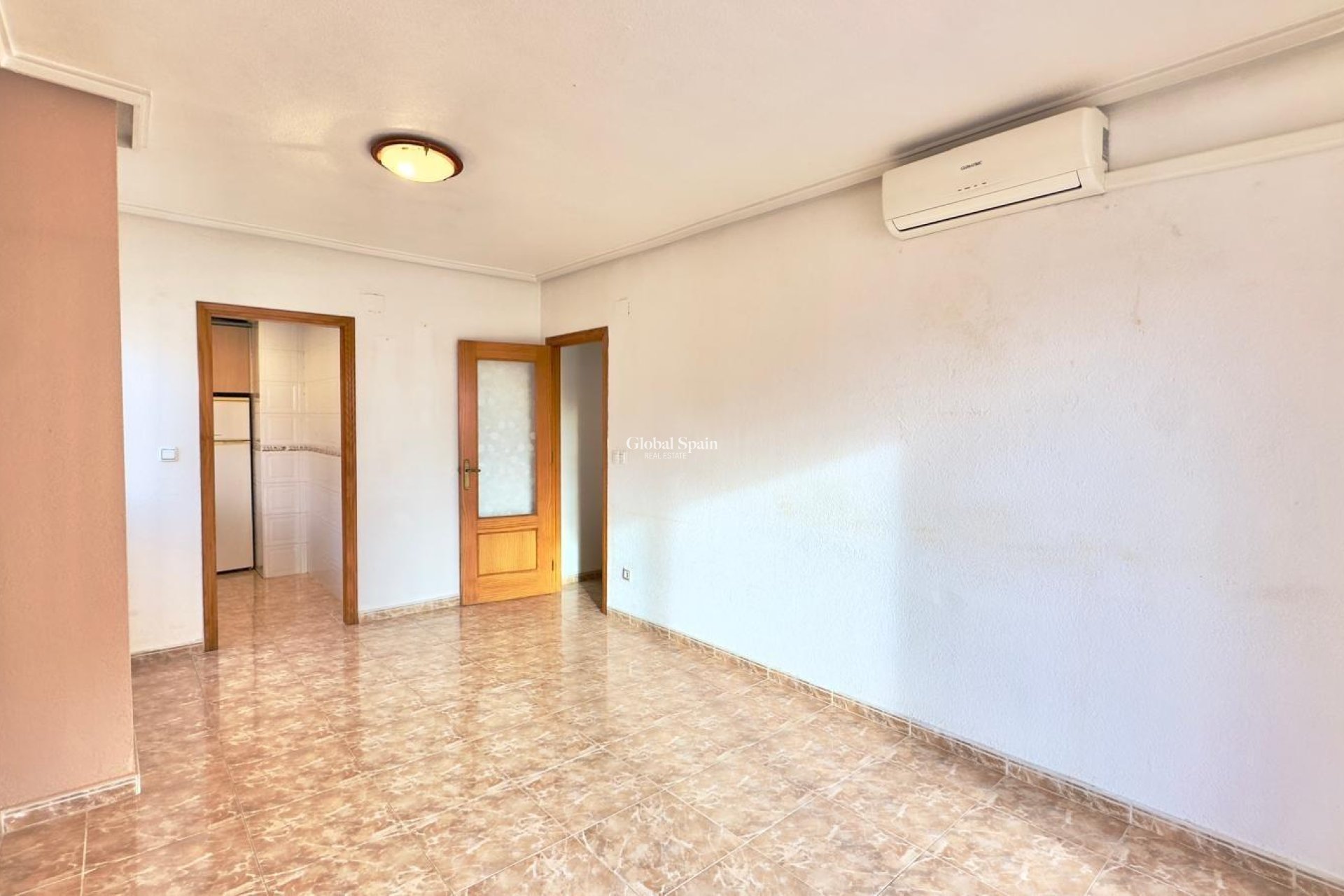 Wederverkoop - APPARTEMENT -
TORREVIEJA - Playa del Cura