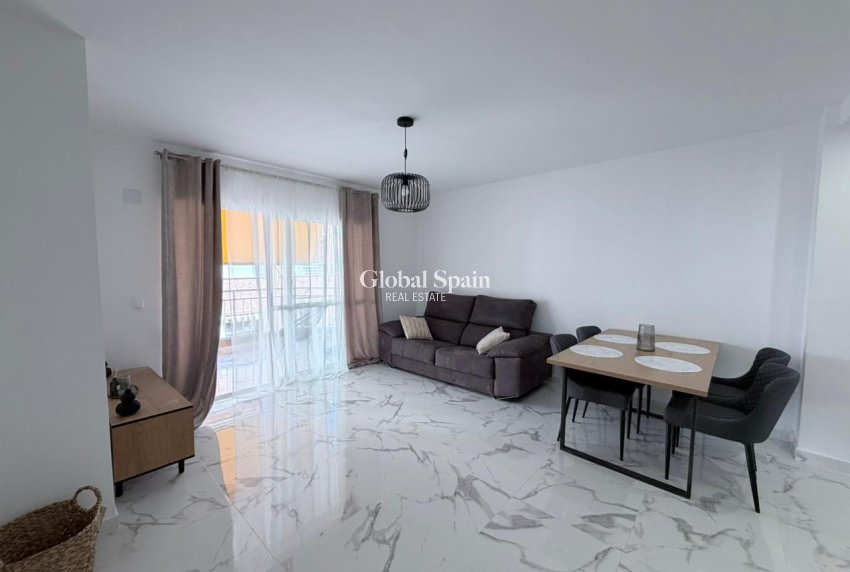 Wederverkoop - APPARTEMENT -
TORREVIEJA - Playa del cura