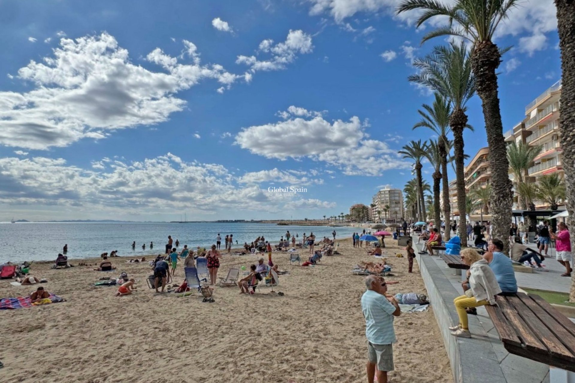Wederverkoop - APPARTEMENT -
TORREVIEJA - Playa del Cura