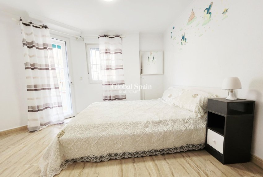 Wederverkoop - APPARTEMENT -
TORREVIEJA - Playa del Cura