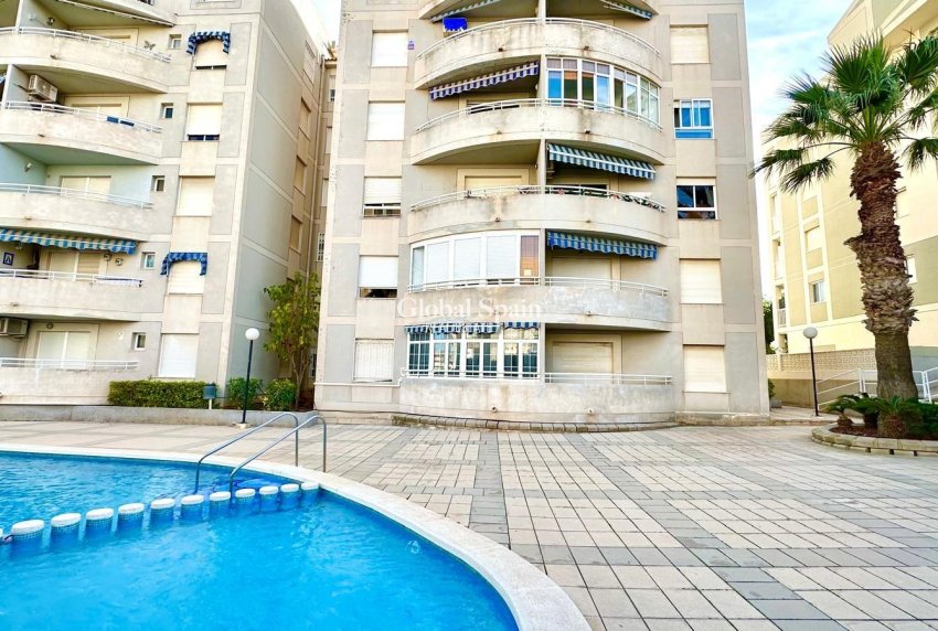 Wederverkoop - APPARTEMENT -
TORREVIEJA - Playa del Cura