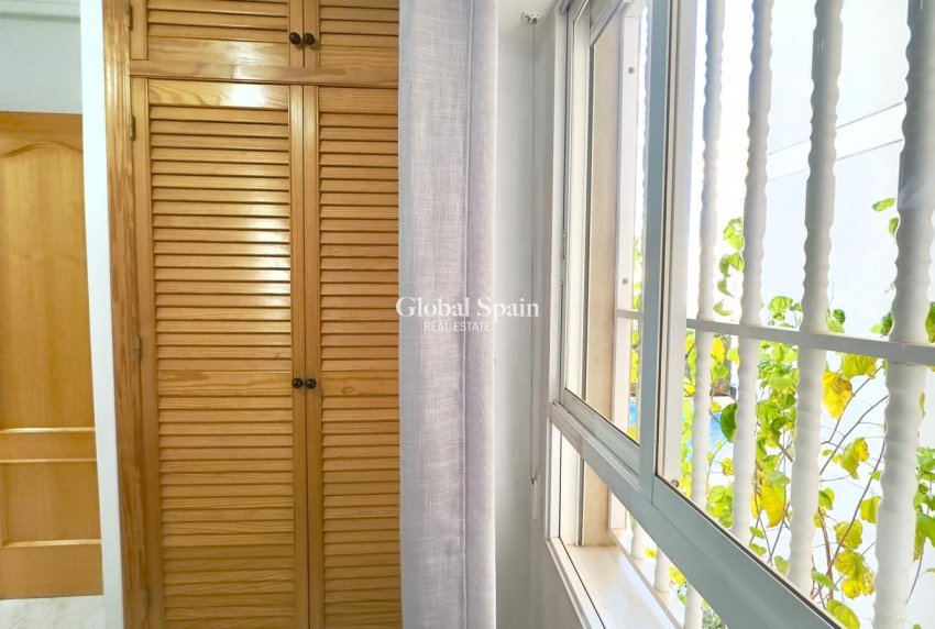 Wederverkoop - APPARTEMENT -
TORREVIEJA - Playa del Cura