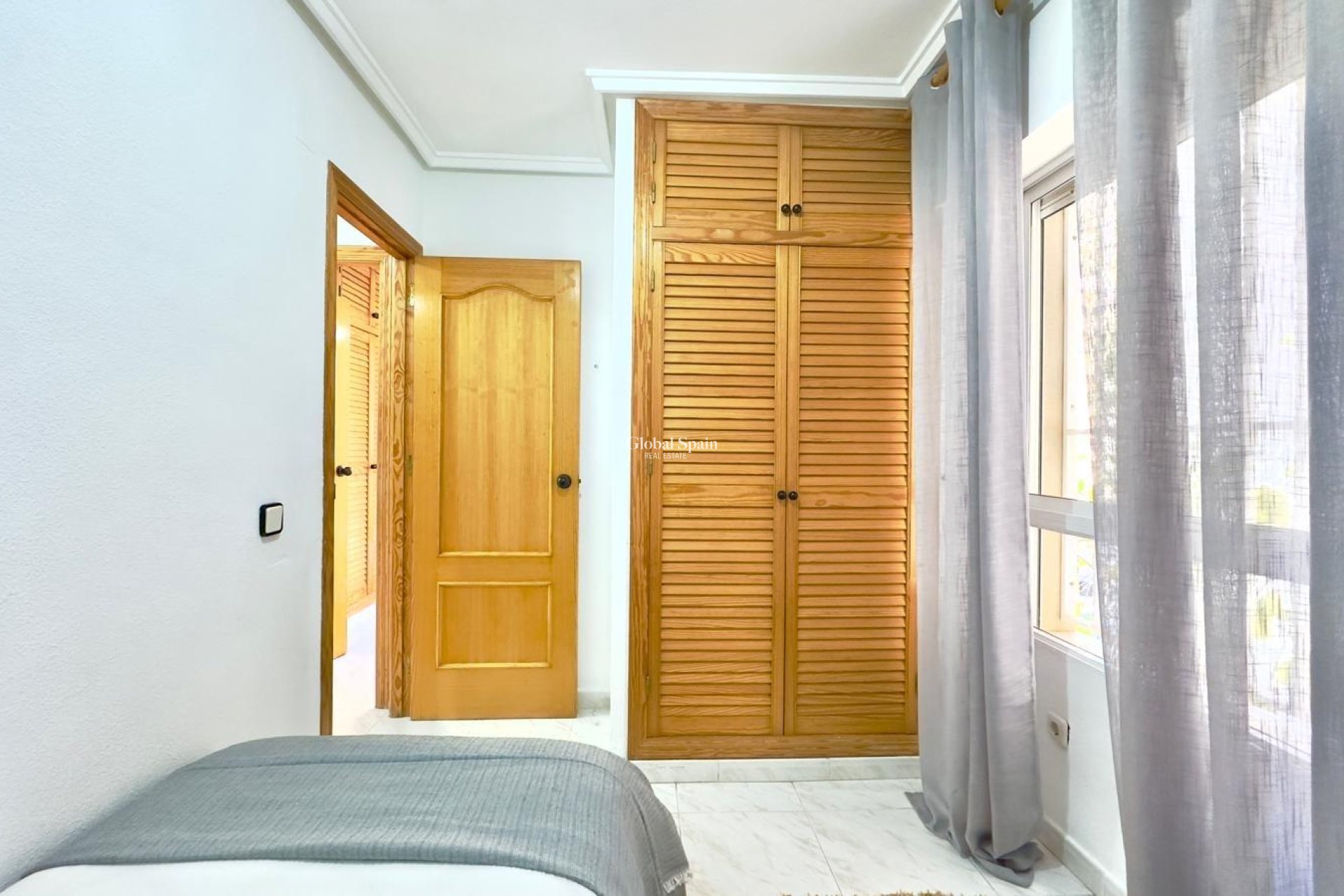 Wederverkoop - APPARTEMENT -
TORREVIEJA - Playa del Cura