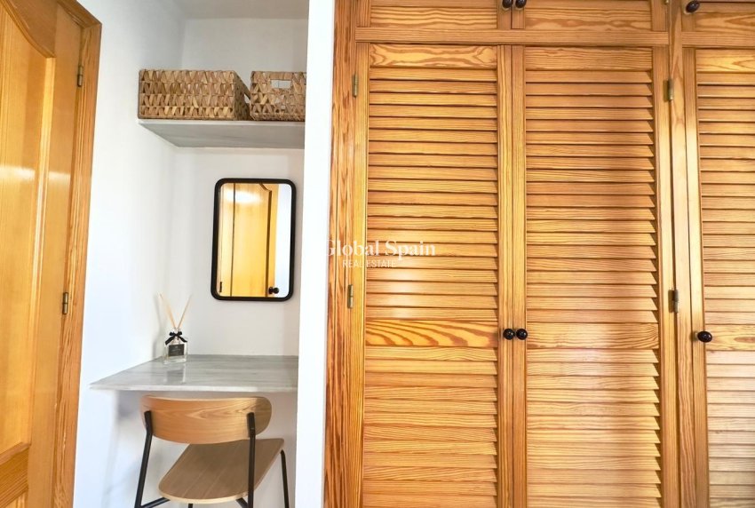 Wederverkoop - APPARTEMENT -
TORREVIEJA - Playa del Cura