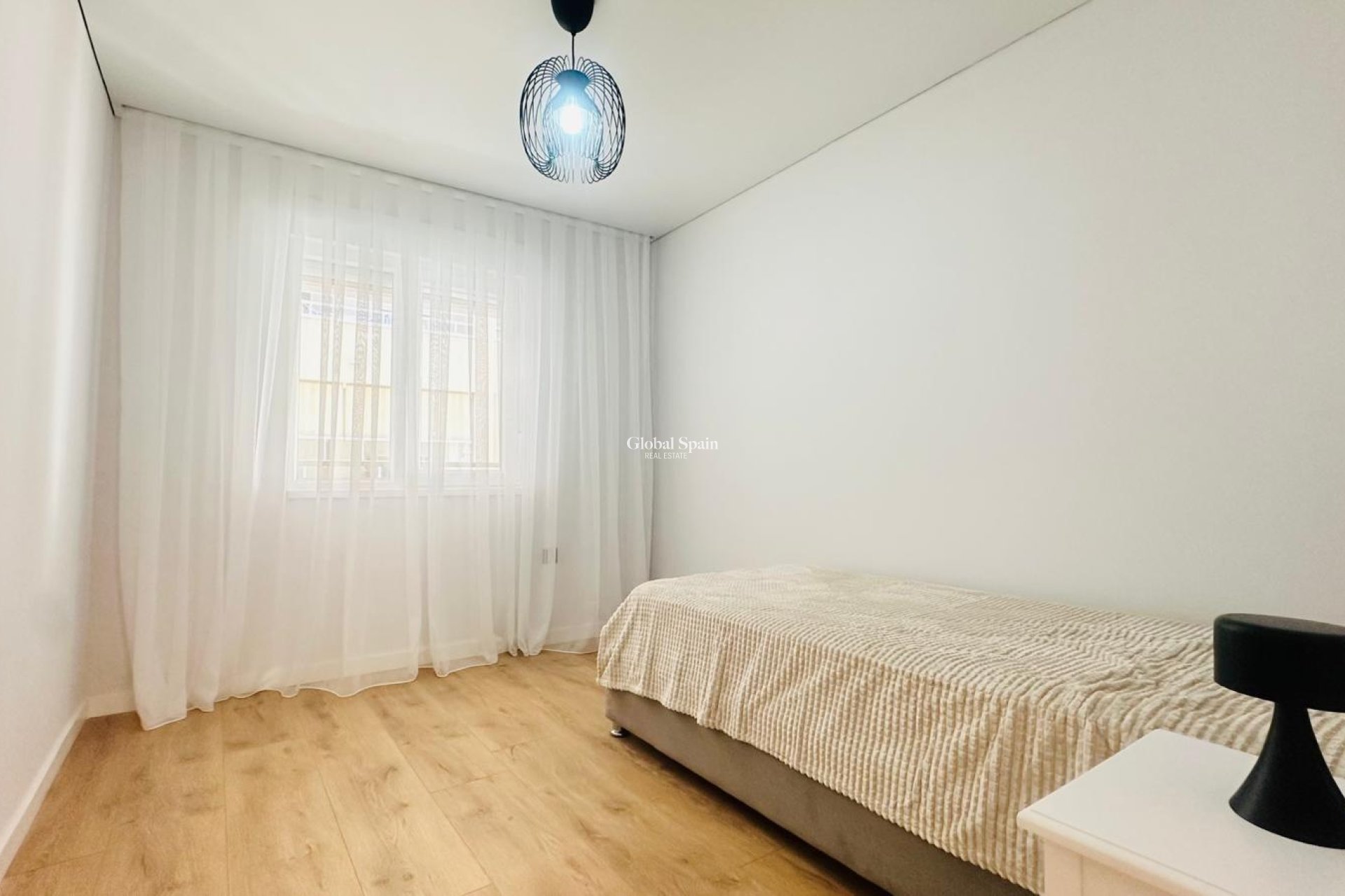 Wederverkoop - APPARTEMENT -
TORREVIEJA - Playa del Cura