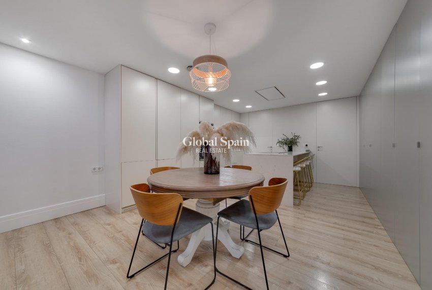 Wederverkoop - APPARTEMENT -
TORREVIEJA - Playa del Cura