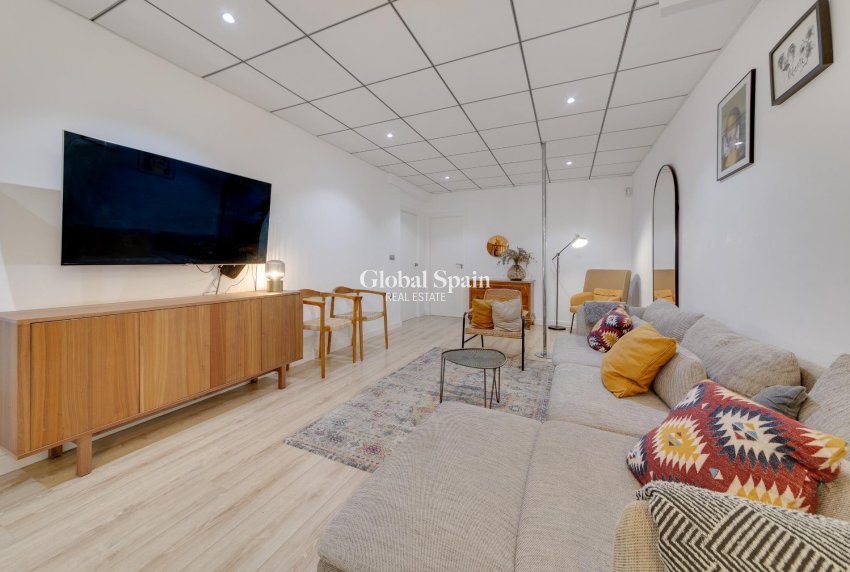 Wederverkoop - APPARTEMENT -
TORREVIEJA - Playa del Cura