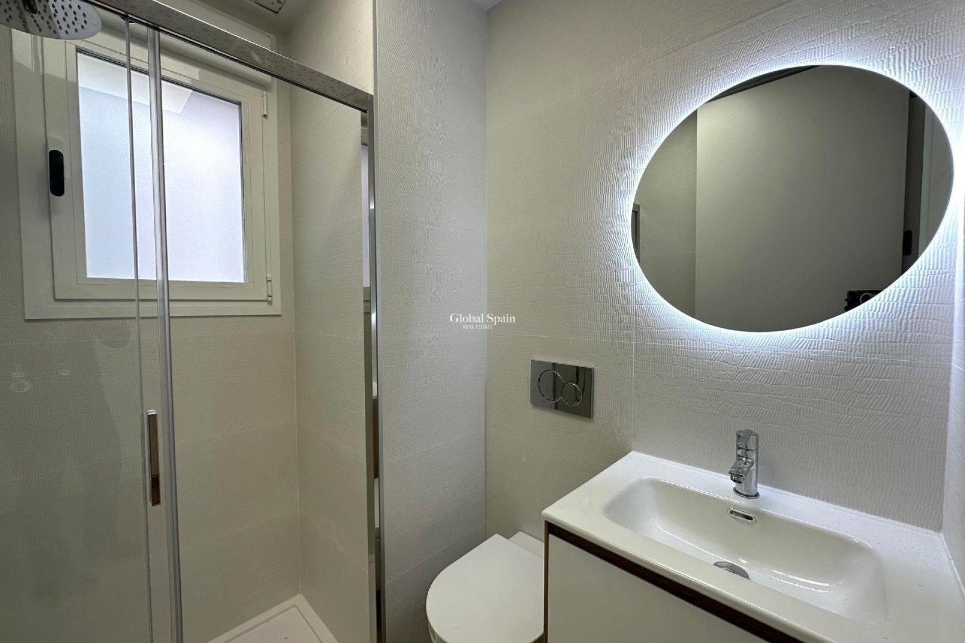 Wederverkoop - APPARTEMENT -
TORREVIEJA - Playa del Cura