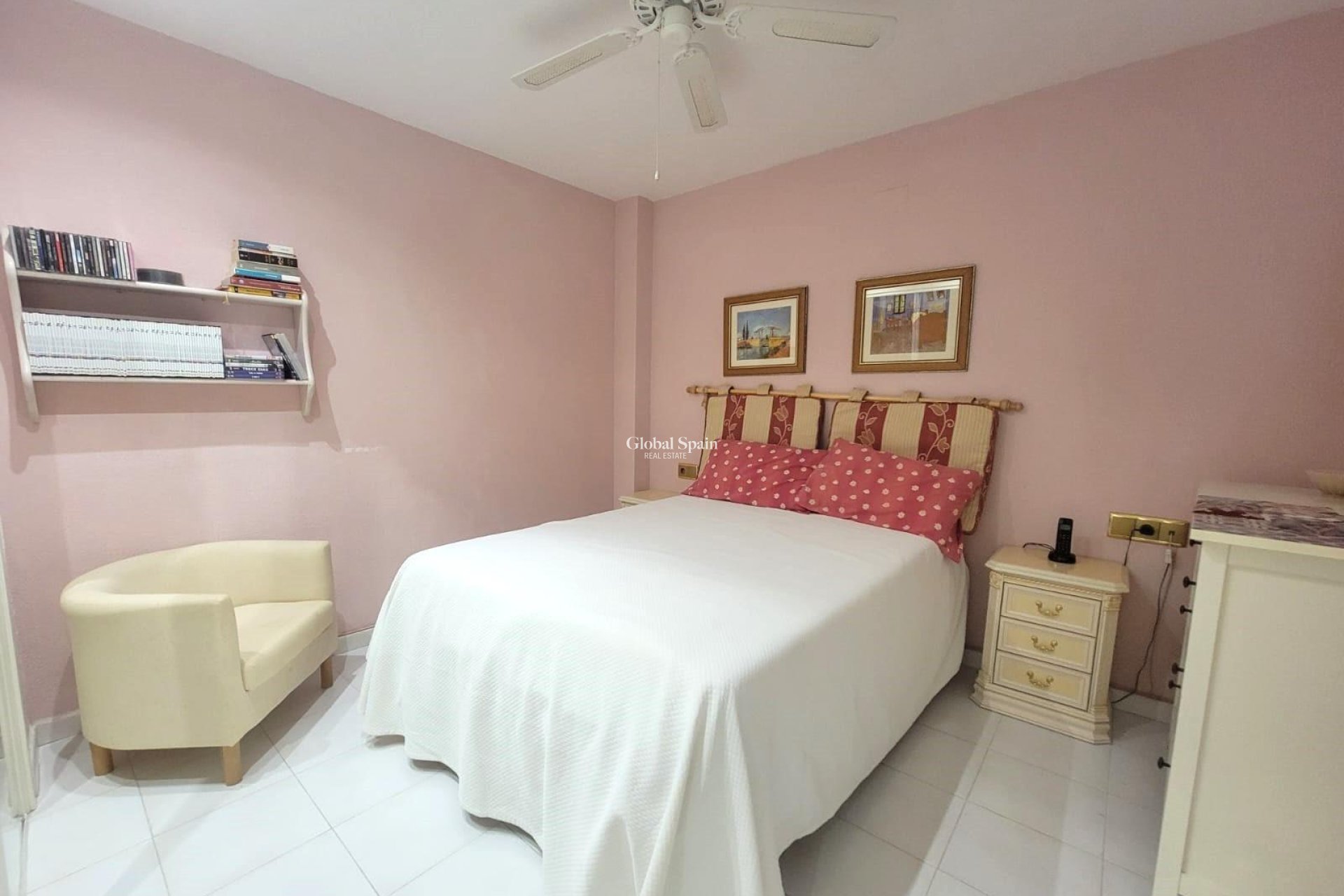 Wederverkoop - APPARTEMENT -
TORREVIEJA - Playa del Cura