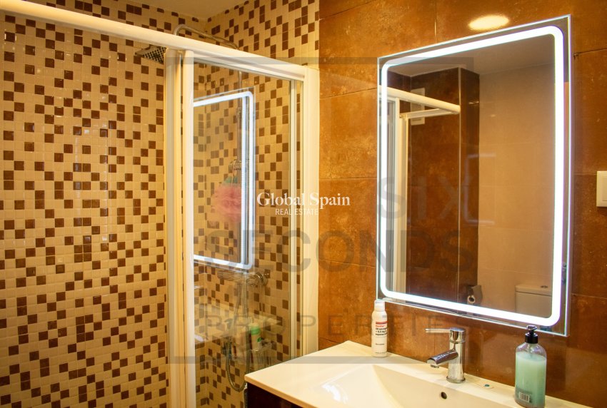 Wederverkoop - APPARTEMENT -
TORREVIEJA - Playa del Cura