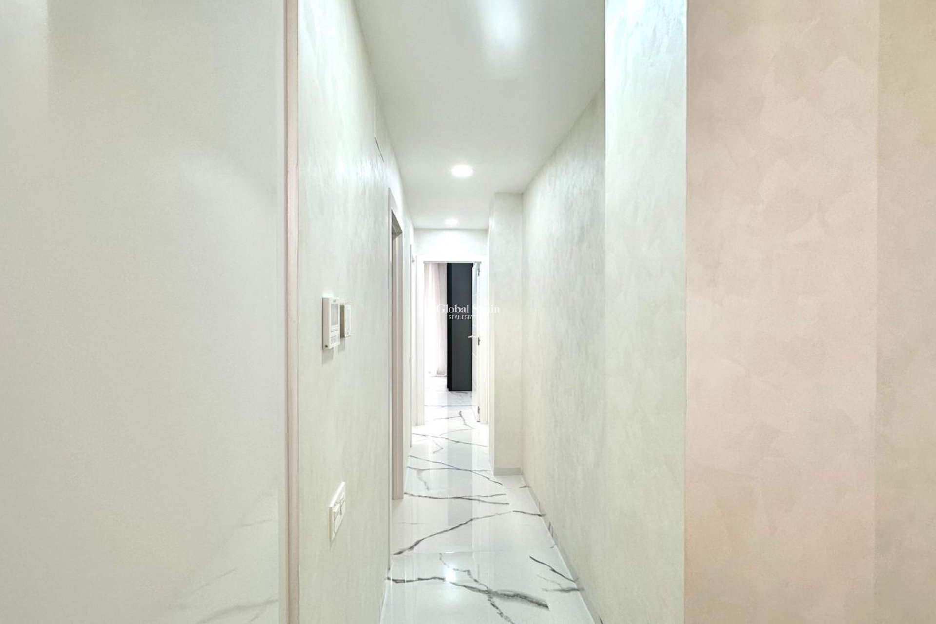 Wederverkoop - APPARTEMENT -
TORREVIEJA - Playa del Cura