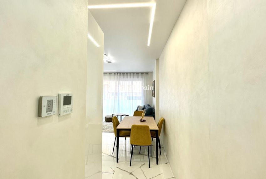 Wederverkoop - APPARTEMENT -
TORREVIEJA - Playa del Cura