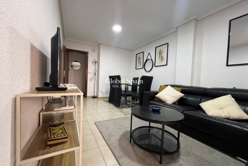Wederverkoop - APPARTEMENT -
TORREVIEJA - Playa del Cura