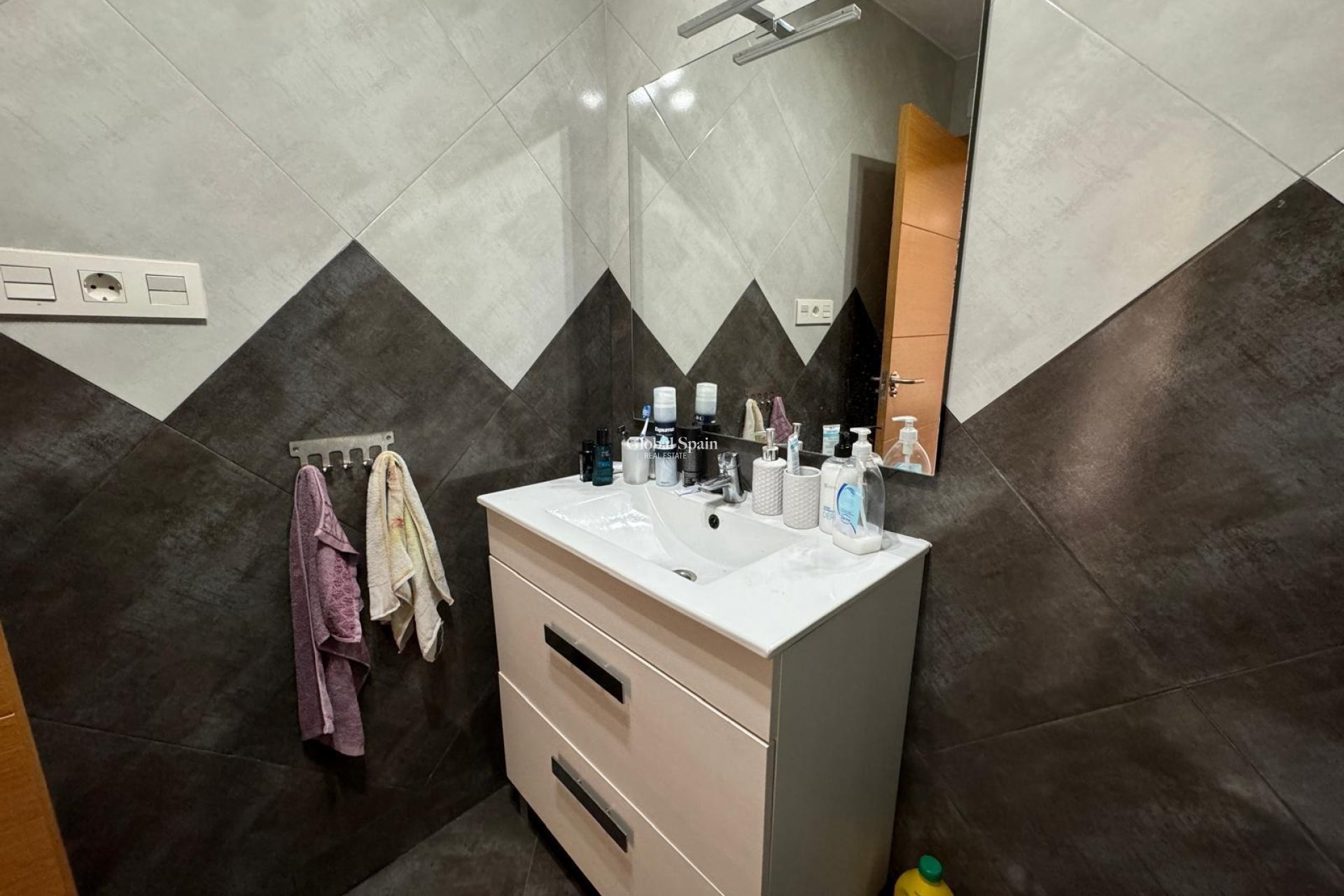 Wederverkoop - APPARTEMENT -
TORREVIEJA - Playa del Cura