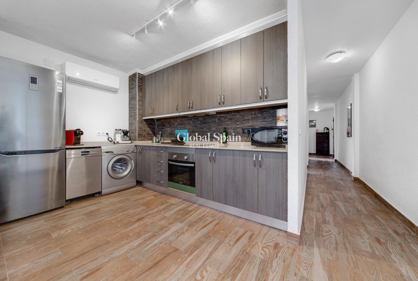 Wederverkoop - APPARTEMENT -
TORREVIEJA - Playa del Cura