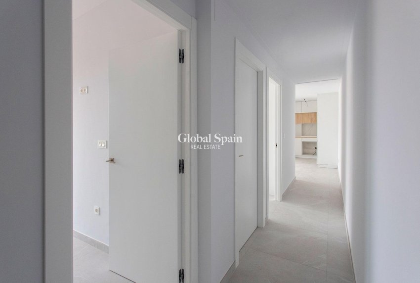 Wederverkoop - APPARTEMENT -
TORREVIEJA - Playa del Cura