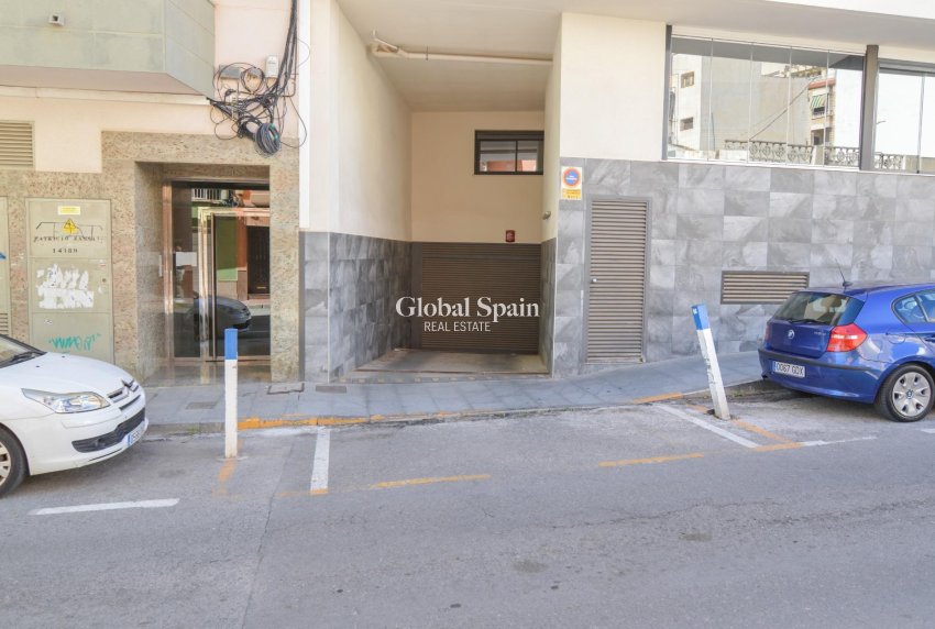 Wederverkoop - APPARTEMENT -
TORREVIEJA - Playa del Cura