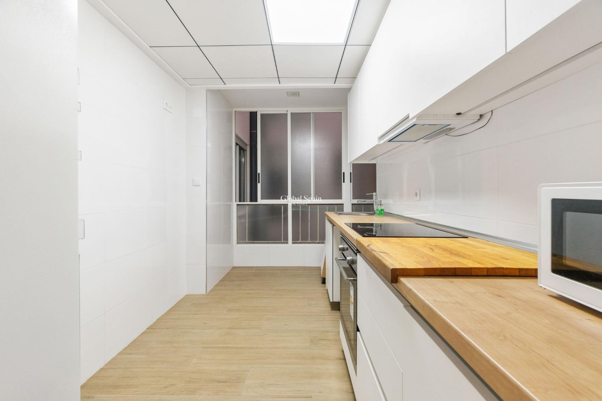 Wederverkoop - APPARTEMENT -
TORREVIEJA - Playa del Cura