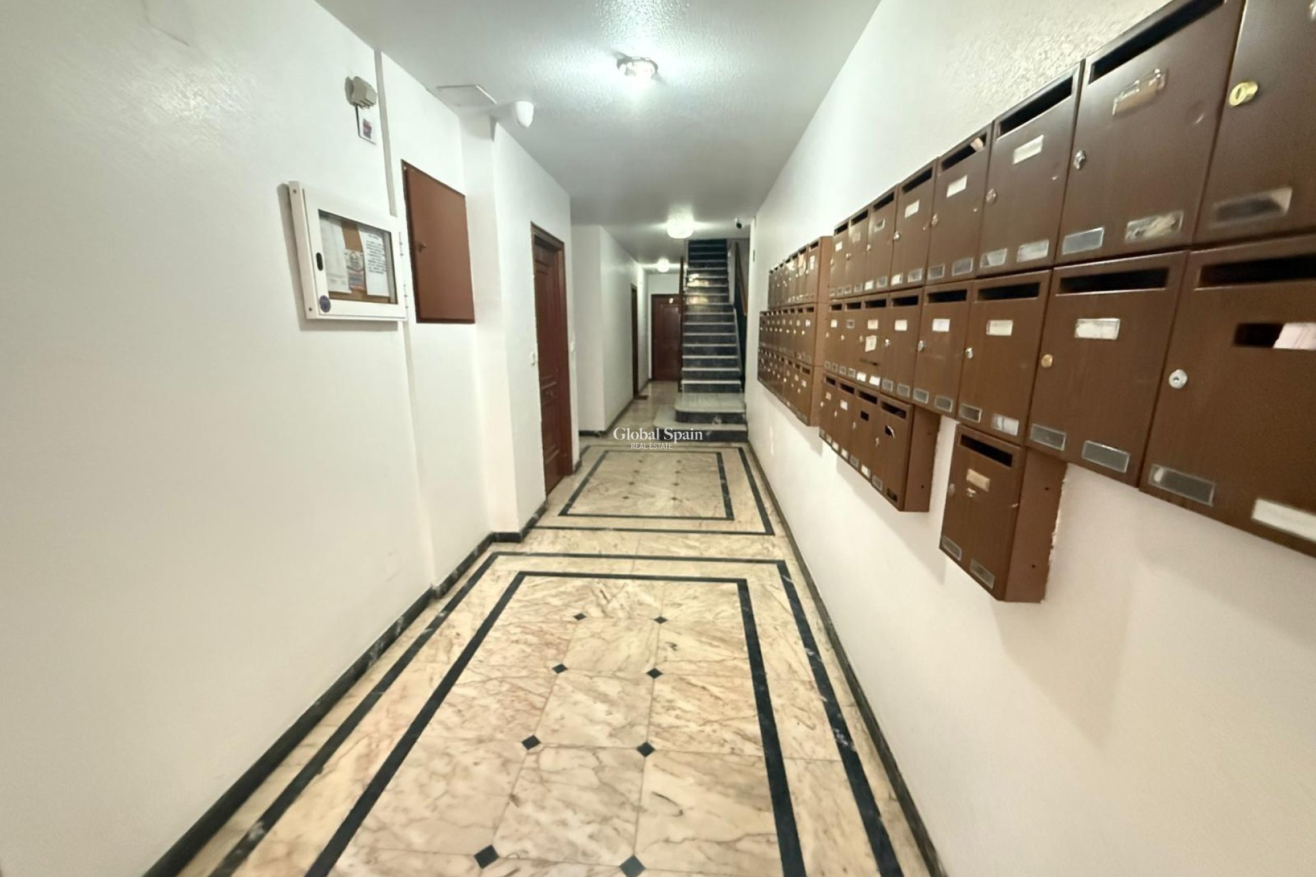 Wederverkoop - APPARTEMENT -
TORREVIEJA - Playa del Cura