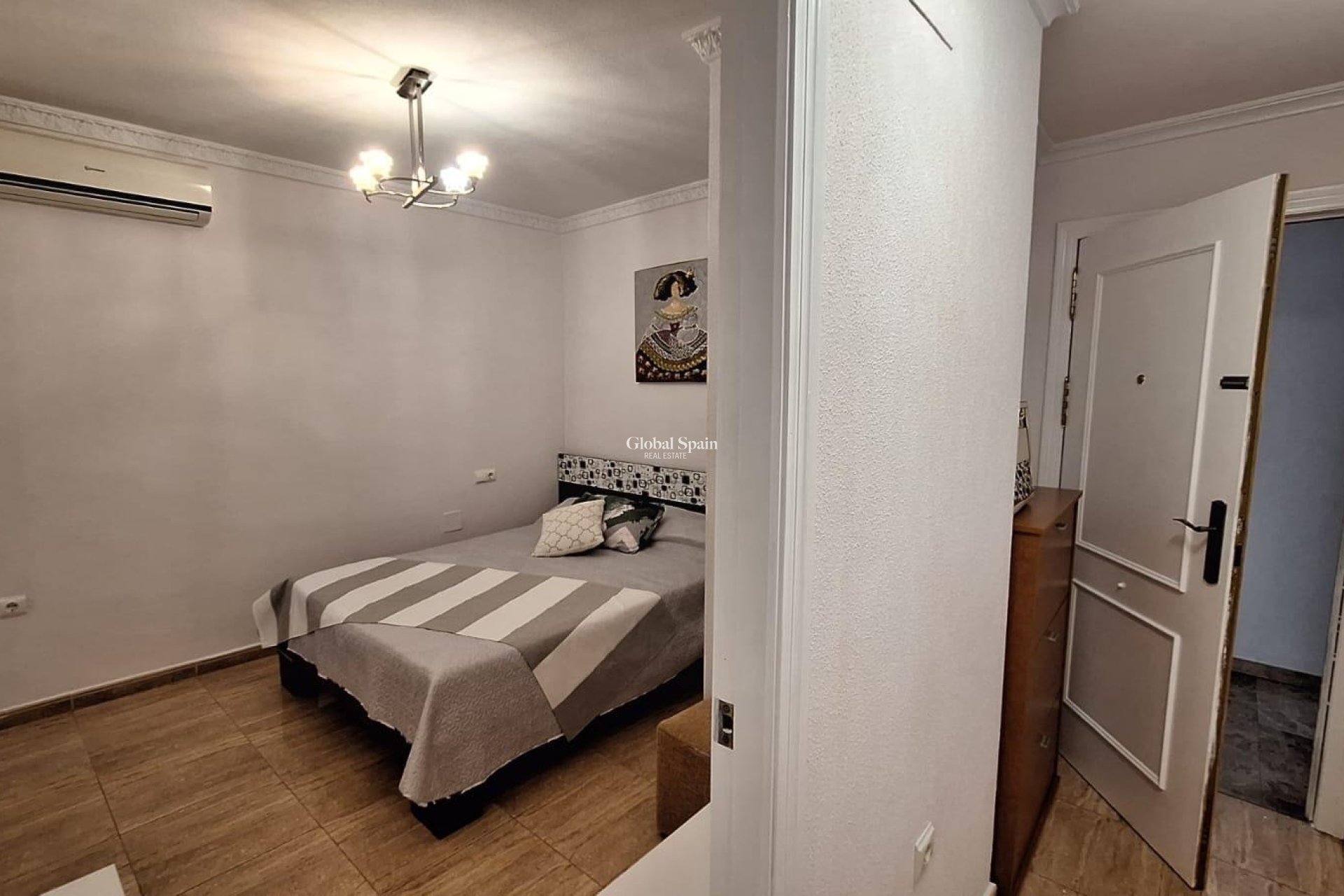 Wederverkoop - APPARTEMENT -
TORREVIEJA - Playa del Cura