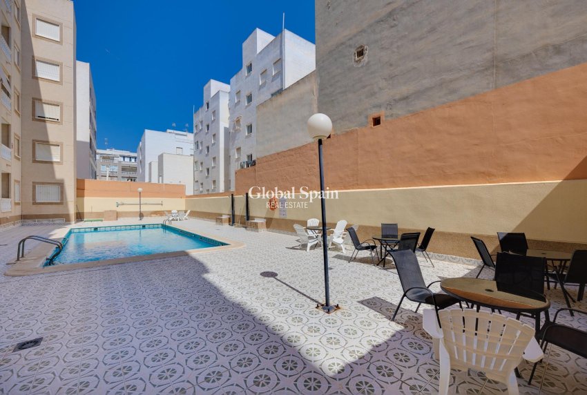 Wederverkoop - APPARTEMENT -
TORREVIEJA - Playa del Cura