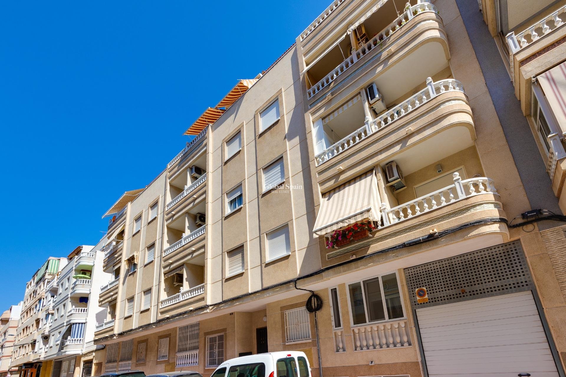 Wederverkoop - APPARTEMENT -
TORREVIEJA - Playa del Cura