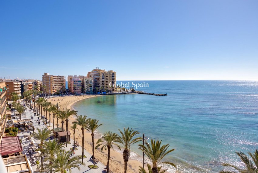 Wederverkoop - APPARTEMENT -
TORREVIEJA - Playa del Cura