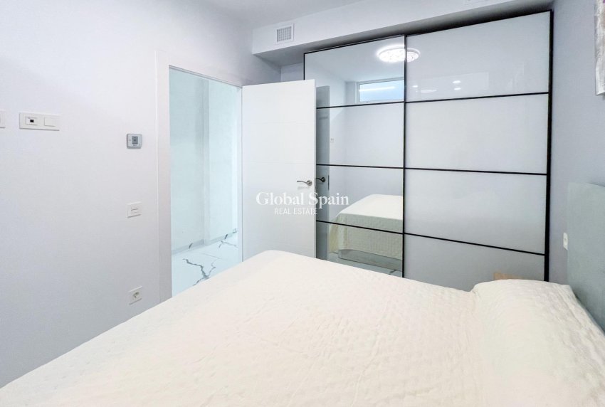 Wederverkoop - APPARTEMENT -
TORREVIEJA - Playa del Cura