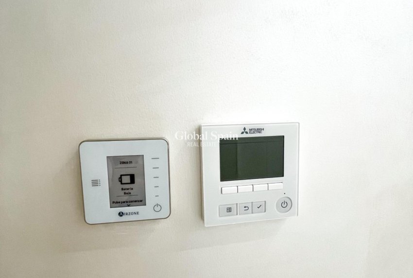 Wederverkoop - APPARTEMENT -
TORREVIEJA - Playa del Cura