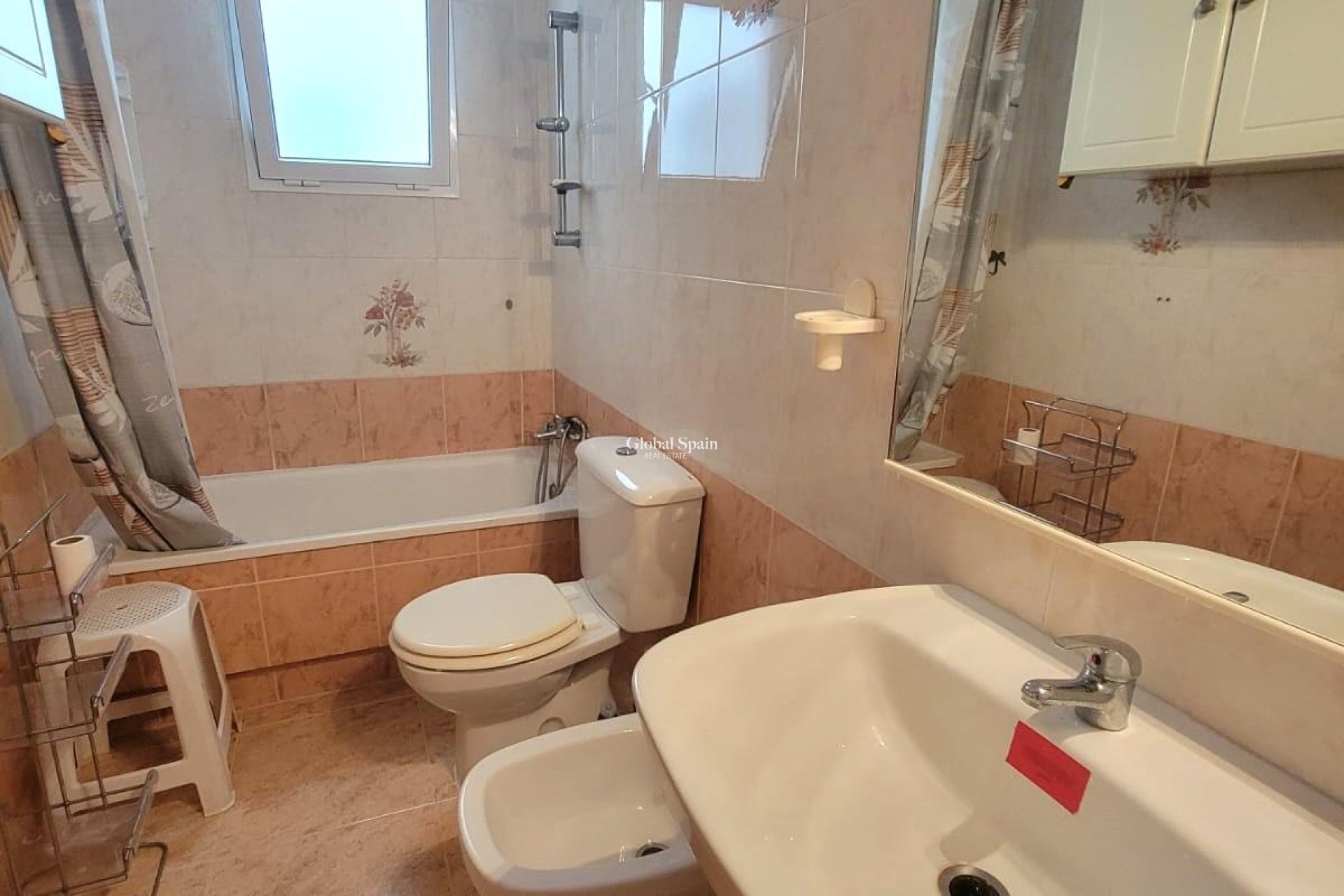 Wederverkoop - APPARTEMENT -
TORREVIEJA - Playa del Cura