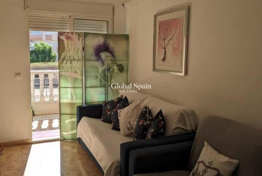 Wederverkoop - APPARTEMENT -
TORREVIEJA - Playa del Cura