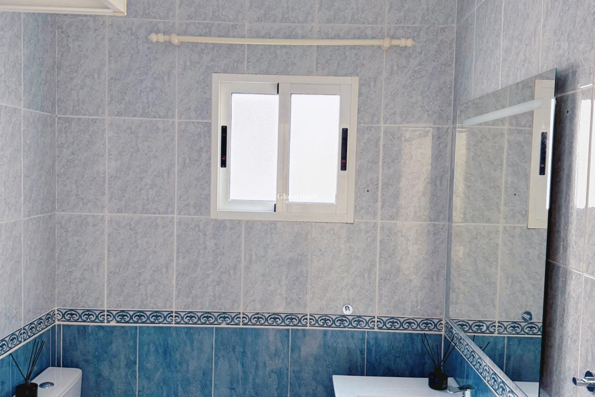 Wederverkoop - APPARTEMENT -
TORREVIEJA - Playa del Cura