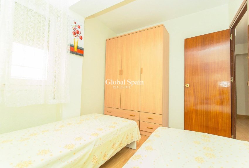 Wederverkoop - APPARTEMENT -
TORREVIEJA - Playa del Cura