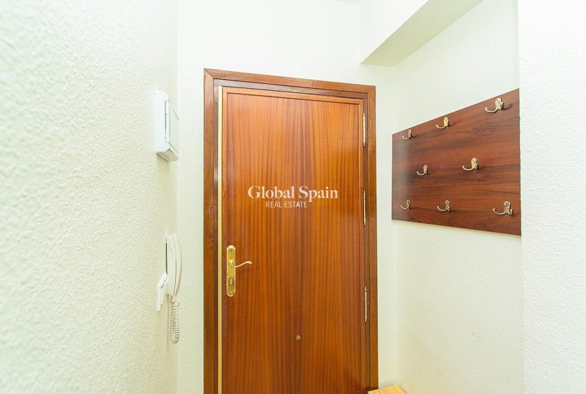 Wederverkoop - APPARTEMENT -
TORREVIEJA - Playa del Cura