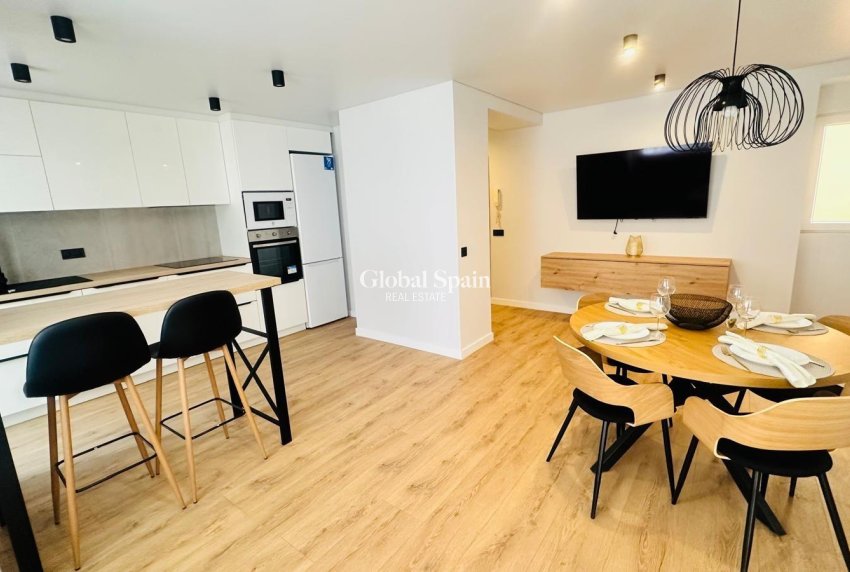 Wederverkoop - APPARTEMENT -
TORREVIEJA - Playa del Cura