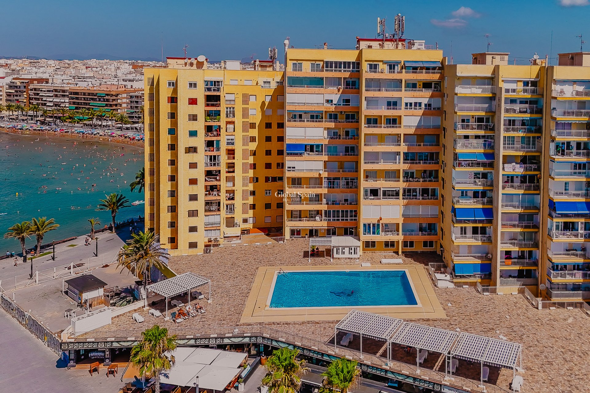 Wederverkoop - APPARTEMENT -
TORREVIEJA - Playa del cura