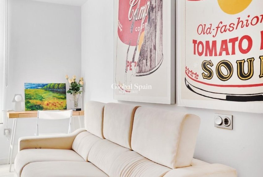 Wederverkoop - APPARTEMENT -
TORREVIEJA - Playa del Cura