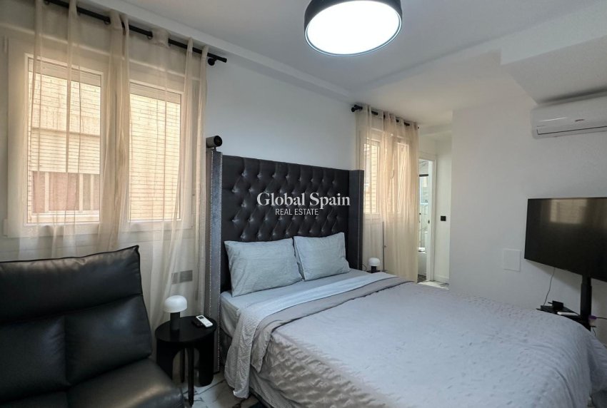 Wederverkoop - APPARTEMENT -
TORREVIEJA - Playa del Cura