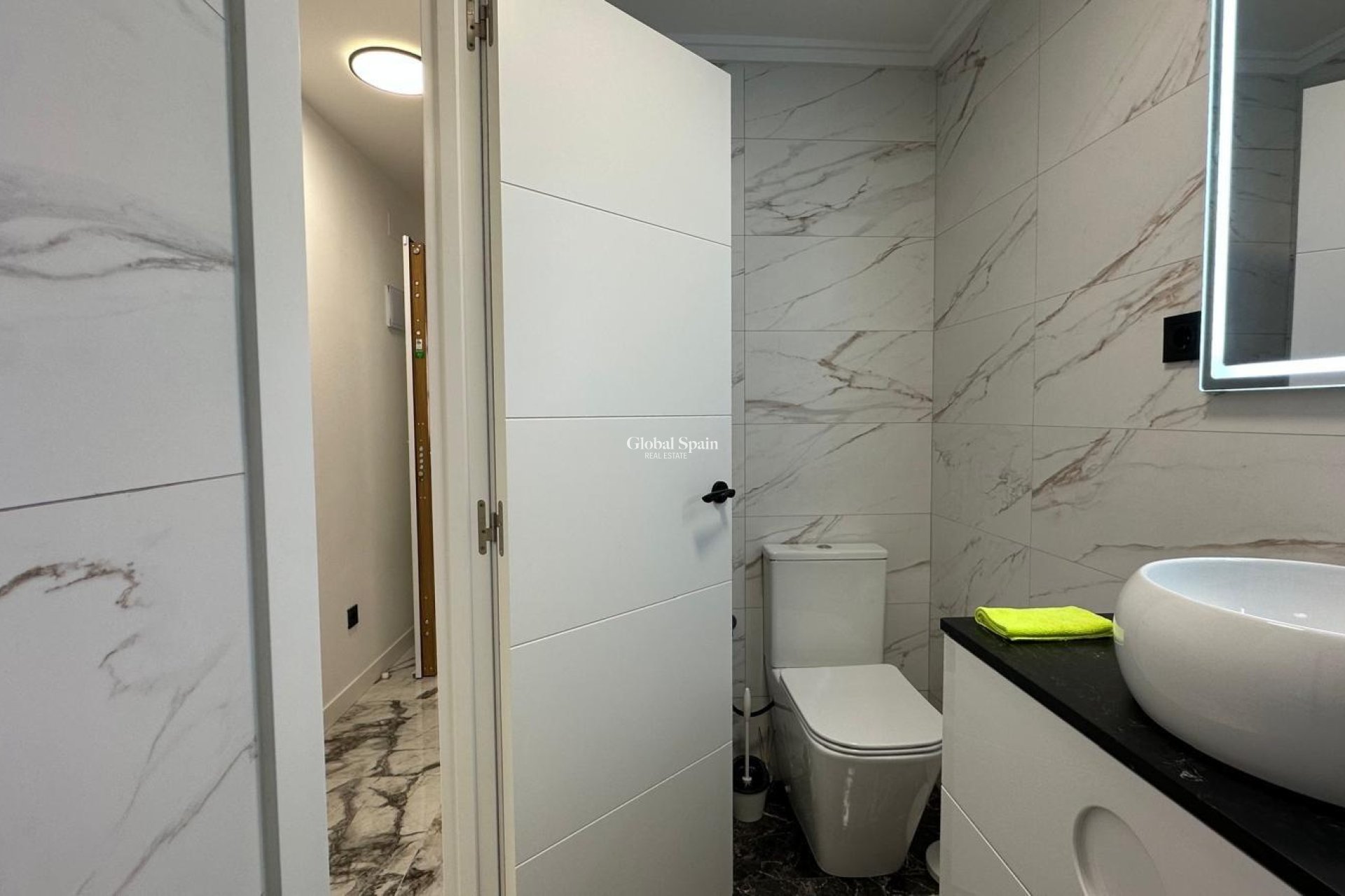 Wederverkoop - APPARTEMENT -
TORREVIEJA - Playa del Cura