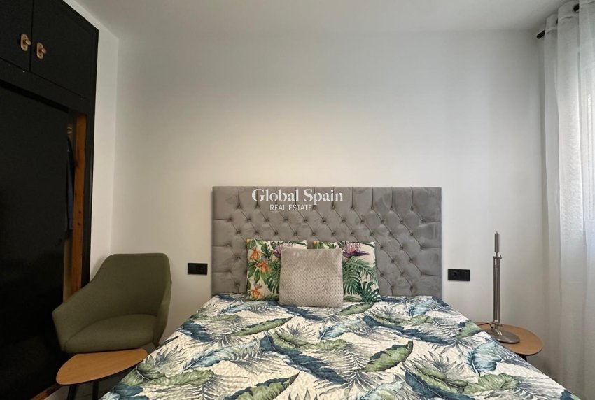 Wederverkoop - APPARTEMENT -
TORREVIEJA - Playa del Cura