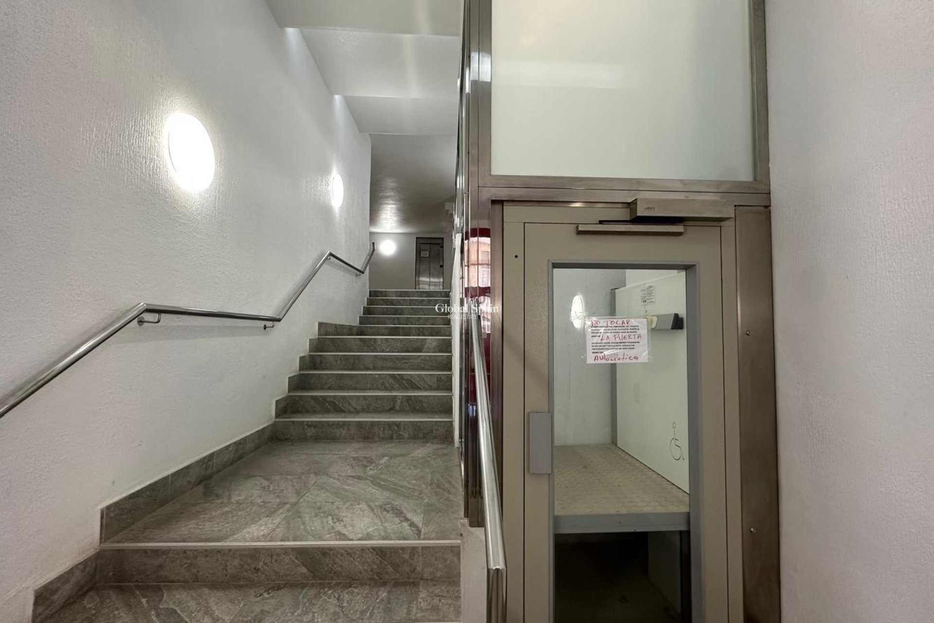 Wederverkoop - APPARTEMENT -
TORREVIEJA - Playa del Cura