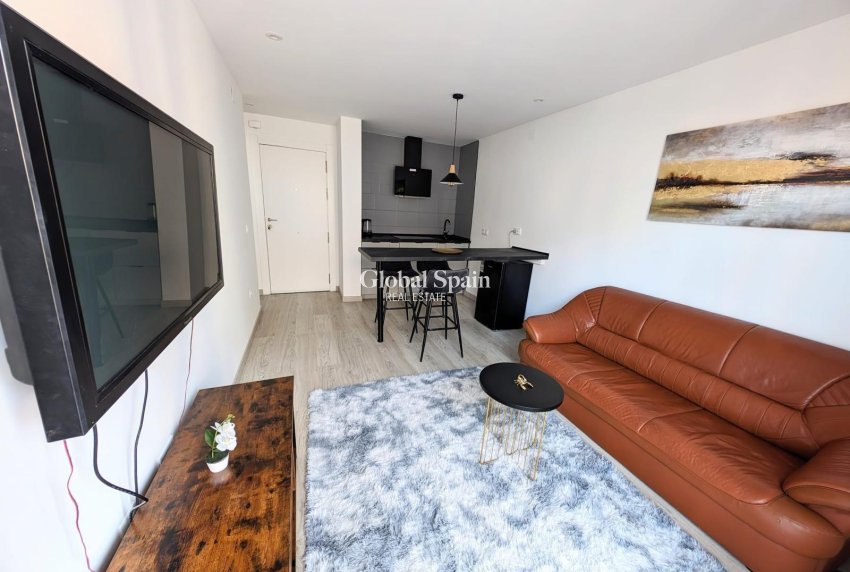 Wederverkoop - APPARTEMENT -
TORREVIEJA - Playa del Cura