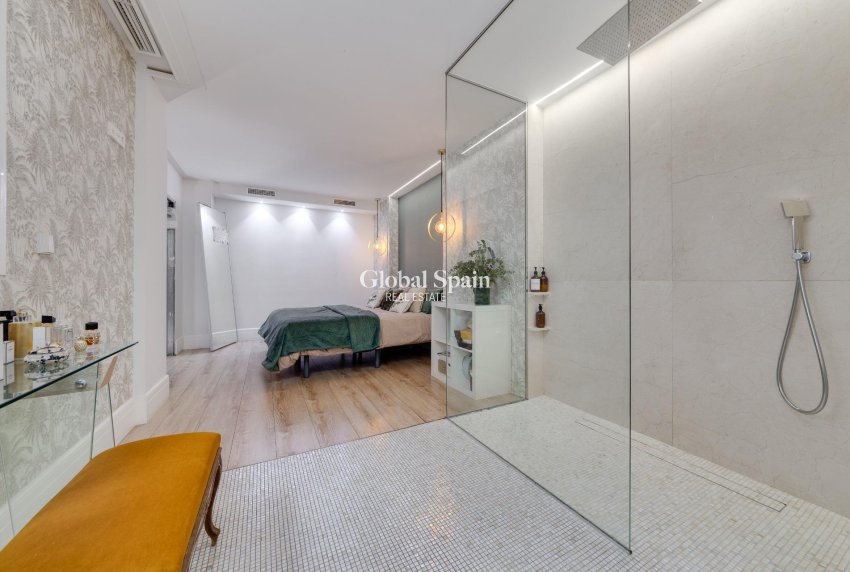 Wederverkoop - APPARTEMENT -
TORREVIEJA - Playa del Cura