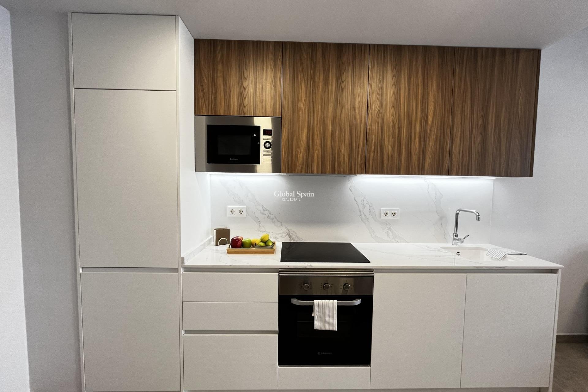 Wederverkoop - APPARTEMENT -
TORREVIEJA - Playa del Cura