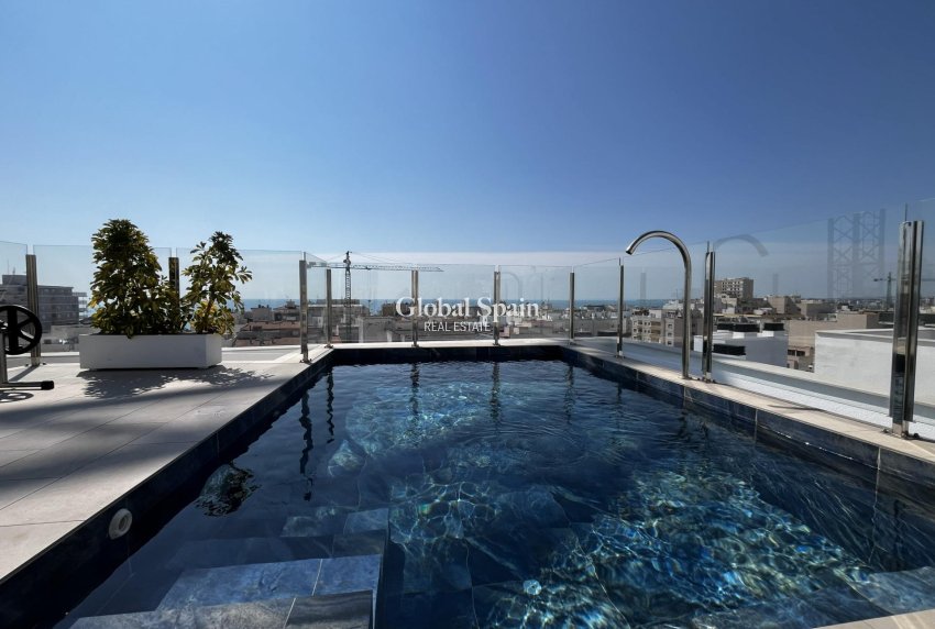 Wederverkoop - APPARTEMENT -
TORREVIEJA - Playa del Cura