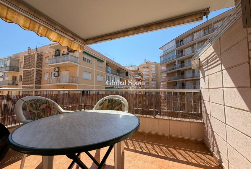 Wederverkoop - APPARTEMENT -
TORREVIEJA - Playa del Cura