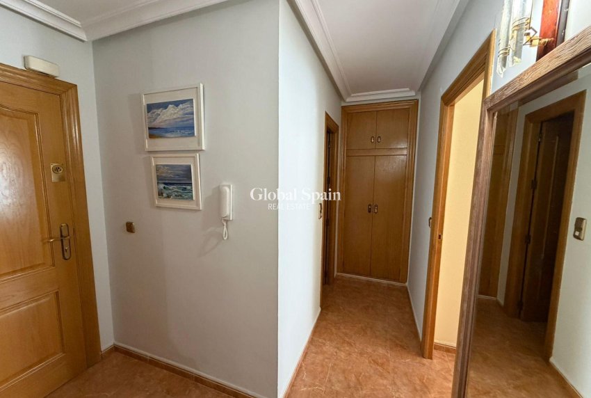 Wederverkoop - APPARTEMENT -
TORREVIEJA - Playa del Cura