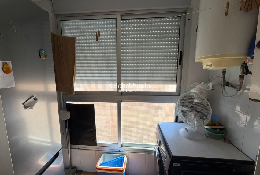 Wederverkoop - APPARTEMENT -
TORREVIEJA - Playa del Cura