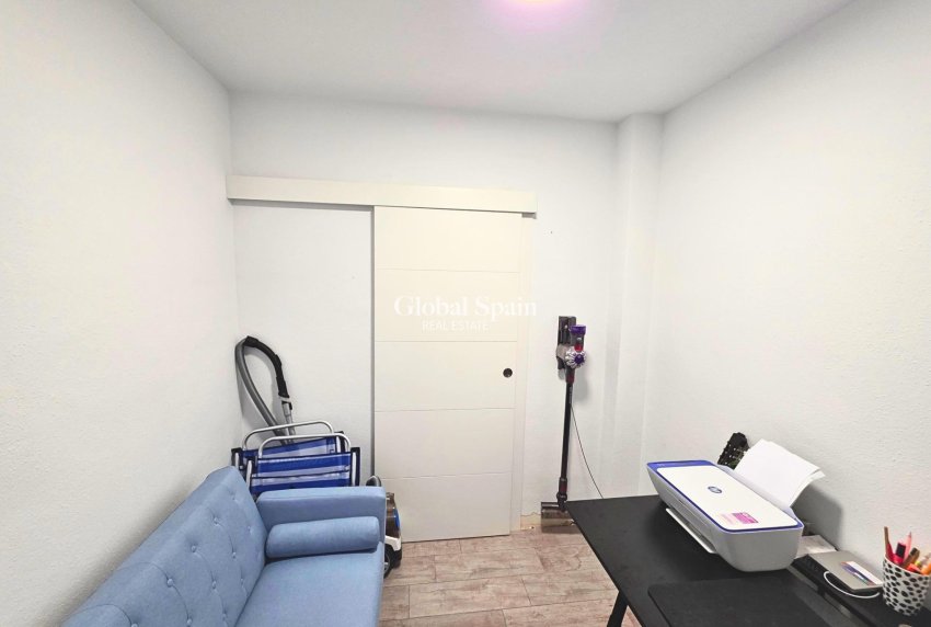 Wederverkoop - APPARTEMENT -
TORREVIEJA - Playa del Cura