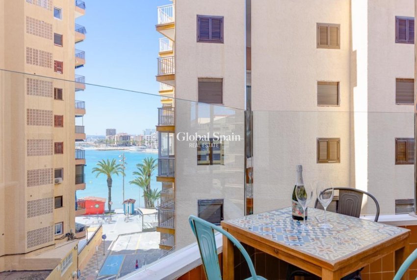 Wederverkoop - APPARTEMENT -
TORREVIEJA - Playa del Cura
